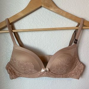 NEW Victoria’s Secret Wireless Lace Bra